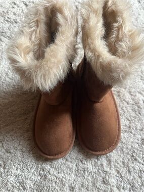 The Children's Place Tan Fuzzy Cuff Kids Boots